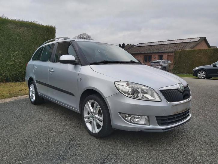Petite break : Skoda Fabia 1.6 tdi Euro 5 de 2012, ct vente, Autos, Skoda, Particulier, Fabia, ABS, Airbags, Air conditionné, Bluetooth
