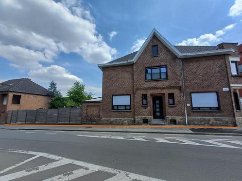 MOUSCRON - Maison 3 façades avec jardin, très bien située, Immo, Huizen en Appartementen te koop, Provincie Henegouwen, tot 200 m²