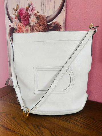 Witte Delvaux beschikbaar voor biedingen