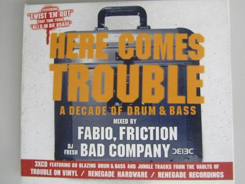 3CDBOX HERE COMES TROUBLE (une décennie de Drum & Bass), CD & DVD, CD | Dance & House, Utilisé, Drum and bass, Enlèvement ou Envoi