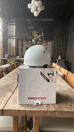 Witte skihelm, Protest, Enlèvement, Utilisé, Ski