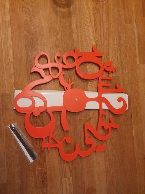Koziol Art at Work oranjerode wandklok, Huis en Inrichting, Woonaccessoires | Klokken, Nieuw, Wandklok, Ophalen