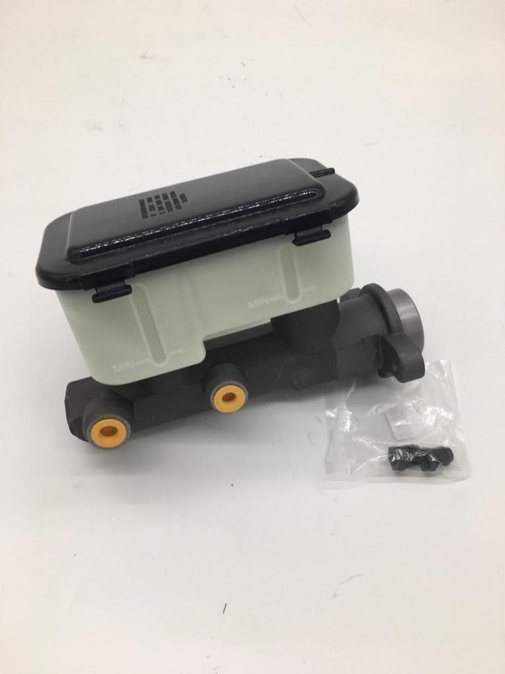 Te koop Hoofdremcilinder (80+) model 2 chevrolet c10 c20 k10, Auto-onderdelen, Klein materiaal, Amerikaanse onderdelen, Jeep, Oldtimer onderdelen