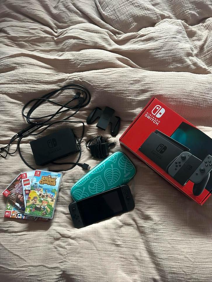 Nintendo switch + spelletjes + case, Games en Spelcomputers, Spelcomputers | Nintendo Switch, Zo goed als nieuw, Switch 2019 Upgrade