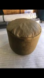 Nieuwe lederen poef Maxfurn jopli kleur: olive, Huis en Inrichting, Minder dan 50 cm, Rond, Nieuw, Ophalen of Verzenden