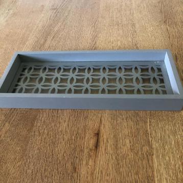 schaaltje beschikbaar voor biedingen