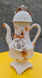 Porseleinen koffiepot :  Capodimonte, Antiek en Kunst, Antiek | Porselein, Ophalen of Verzenden