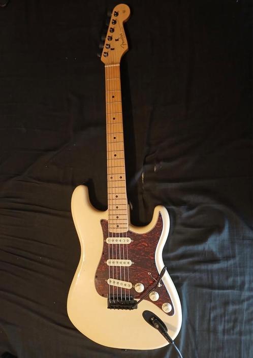 Fender Stratocaster (Partscaster) + Roland Cube 30x, Musique & Instruments, Instruments à corde | Guitares | Électriques, Comme neuf