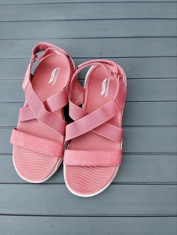 Skechers arch fit 2 keer kort gedragen  beschikbaar voor biedingen
