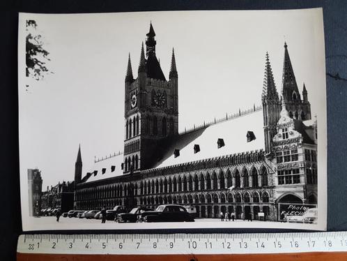 Groto foto Ieper Ypres Photo F. Lecrivin Bruxelles, Verzamelen, Foto's en Prenten, Zo goed als nieuw, Foto, Gebouw, 1940 tot 1960