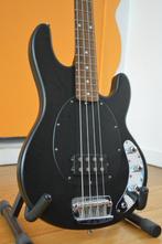 Basgitaar Ernie Ball Music Man SUB 2EQ, Muziek en Instrumenten, Snaarinstrumenten | Gitaren | Bas, Ophalen, Zo goed als nieuw