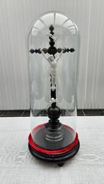 Kruisbeeld in hout en bisquit Jezus in stolp, Enlèvement