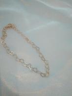 Verguld armbandje met hartjes, Handtassen en Accessoires, Armbanden, Nieuw, Ophalen of Verzenden, Met bedels of kralen, Goud