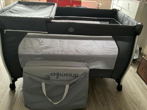Reisbed Dreambee Luxury (+ 2e niveau, deurtje, extra matras), Kinderen en Baby's, Babywiegjes en Ledikanten, Zo goed als nieuw