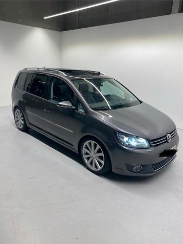 Vw Touran 2.0TDI / DSG / Pano/ Xenon / Cruise C. beschikbaar voor biedingen