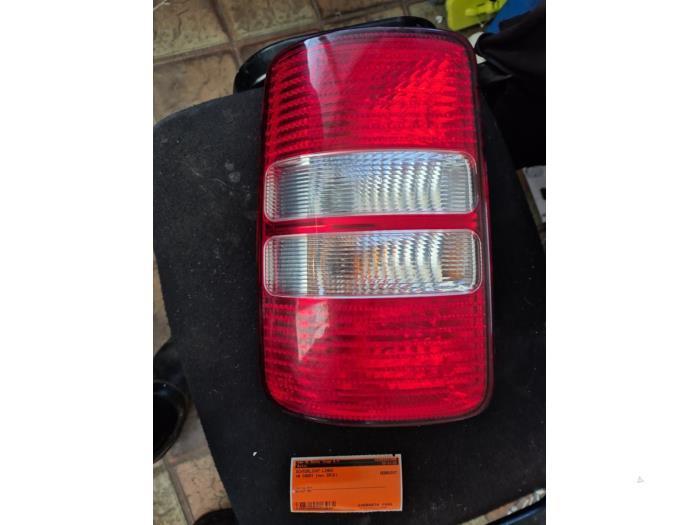 Feu arrière gauche d'un Volkswagen Caddy, Autos : Pièces & Accessoires, Éclairage, Volkswagen, Utilisé, 3 mois de garantie, Enlèvement ou Envoi