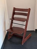 Stokke Tripp Trapp kinderstoel NIEUW MODEL in walnut, Ophalen, Zo goed als nieuw, Meegroeistoel, Aanschuifbaar