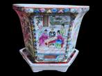 Cache-pot chinois hexagonal en porcelaine –Scènes & oiseaux, Enlèvement ou Envoi, 25 à 40 cm, Utilisé, Intérieur