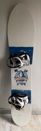 Snowboard ROUGH Powderskate 155 met bindingen, Ophalen, Zo goed als nieuw, Bindingen