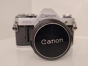 Canon camera met een Canon 50mm 1:1.8 S.C. lens beschikbaar voor biedingen