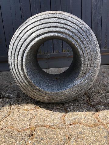 Boule en forme de croix en granit ouverte en forme de cours, Enlèvement ou Envoi, Granit, Ornement d'eau