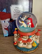 Ariel & Scuttle Snow Globe Little Mermaid Story Collection D, Comme neuf, Statue ou Figurine, Enlèvement ou Envoi, Pocahontas ou Petite Sirène