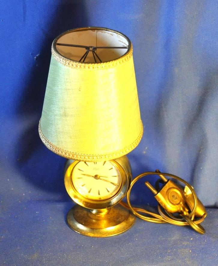 lampe de bureau ou chevet avec reveil laiton massif, Antiquités & Art, Antiquités | Éclairage, Enlèvement ou Envoi