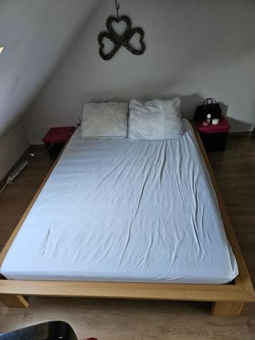 Bed 1,40/2,00 met matras  beschikbaar voor biedingen