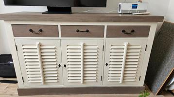 Dressoir-tv-kast beschikbaar voor biedingen