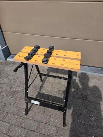Werkbank hobbyklusser beschikbaar voor biedingen