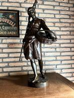 Bronzen beeld van Louis Haligon, Ophalen