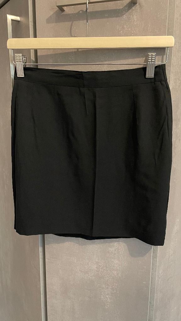 Zijdezachte zwarte korte rok M, Maat 38/40 (M), Zwart, Ophalen of Verzenden, Zo goed als nieuw