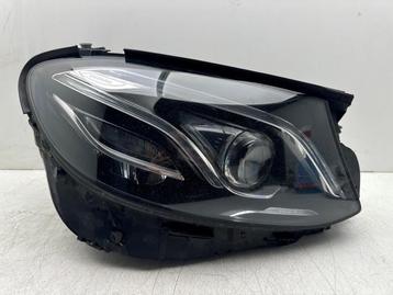 Koplamp rechts van een Mercedes E-Klasse beschikbaar voor biedingen