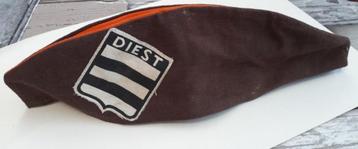 hoofddeksel met schildje van Diest beschikbaar voor biedingen