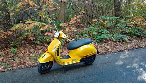 Vespa 300 GTS Super - HPE, Fietsen en Brommers, Scooters | Vespa, Zo goed als nieuw, Overige modellen, Benzine, Ophalen