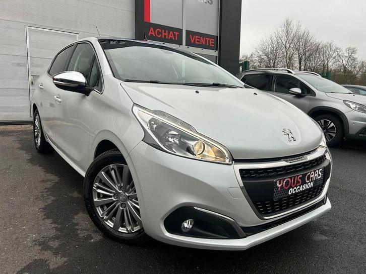Peugeot 208 1.2i**2018**Euro6, Autos, Peugeot, Entreprise, Toit panoramique, Caméra, Capteur de stationnement, Radio, Essence