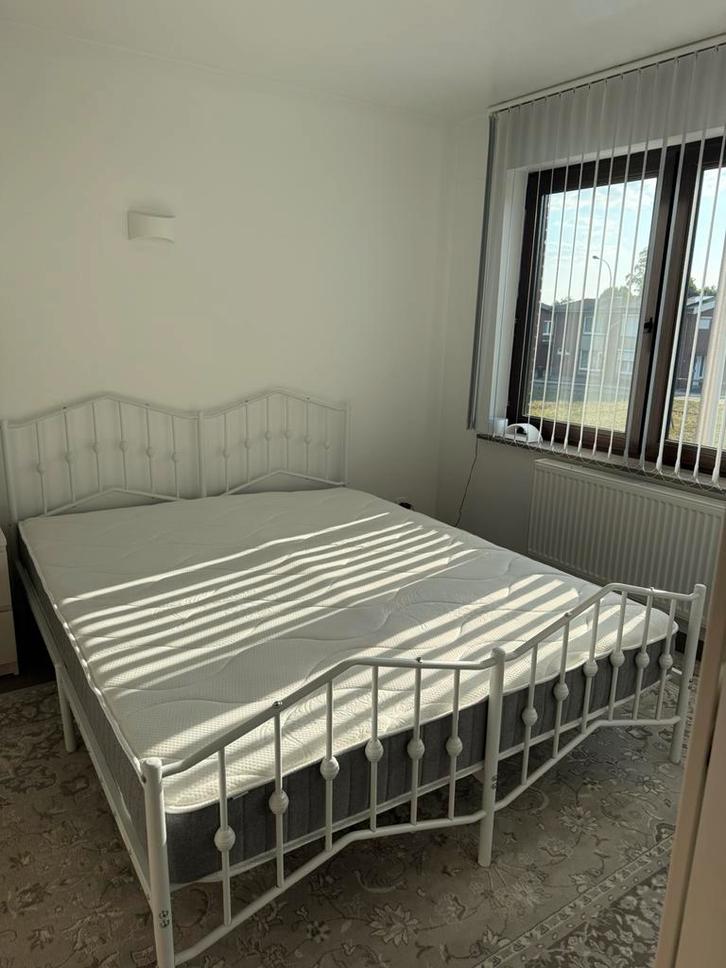 Bed 160x200 + matras, Huis en Inrichting, Slaapkamer | Bedden, Ophalen