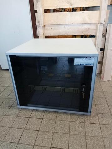 25u computerruimte beschikbaar voor biedingen