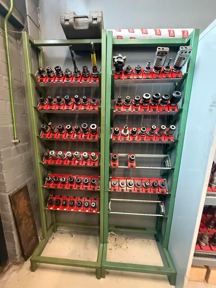 Complete set BT40 gereedschapshouders + 2 rekken, Zakelijke goederen, Machines en Bouw | Metaalbewerking, Ophalen