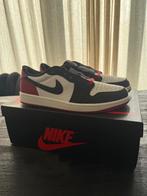 Jordan 1 Retro Low OG Black Toe - Maat 43, Kleding | Heren, Schoenen, Overige kleuren, Nieuw, Ophalen of Verzenden, Sneakers