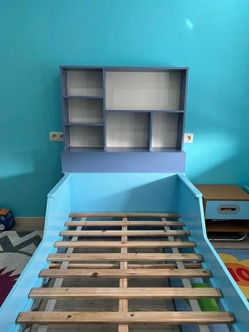 Boekenkast/hoofdeinde bed beschikbaar voor biedingen