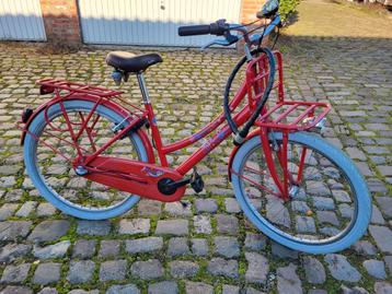Rode damesfiets (vintage look) beschikbaar voor biedingen
