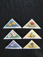 Fleurs sur timbres triangulaires, 1952, Timbres & Monnaies, Timbres | Timbres thématiques, Envoi, Non oblitéré