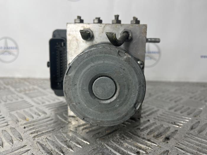 ABS Pomp van een Mercedes Sprinter, Auto-onderdelen, Elektronica en Kabels, Mercedes-Benz, Gebruikt, 3 maanden garantie