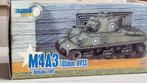 Dragon Armor 60366 M4A3 105 mm HVSS Sherman met Diorama 1/, Verzamelen, Ophalen of Verzenden, Landmacht, Miniatuur of Beeldje