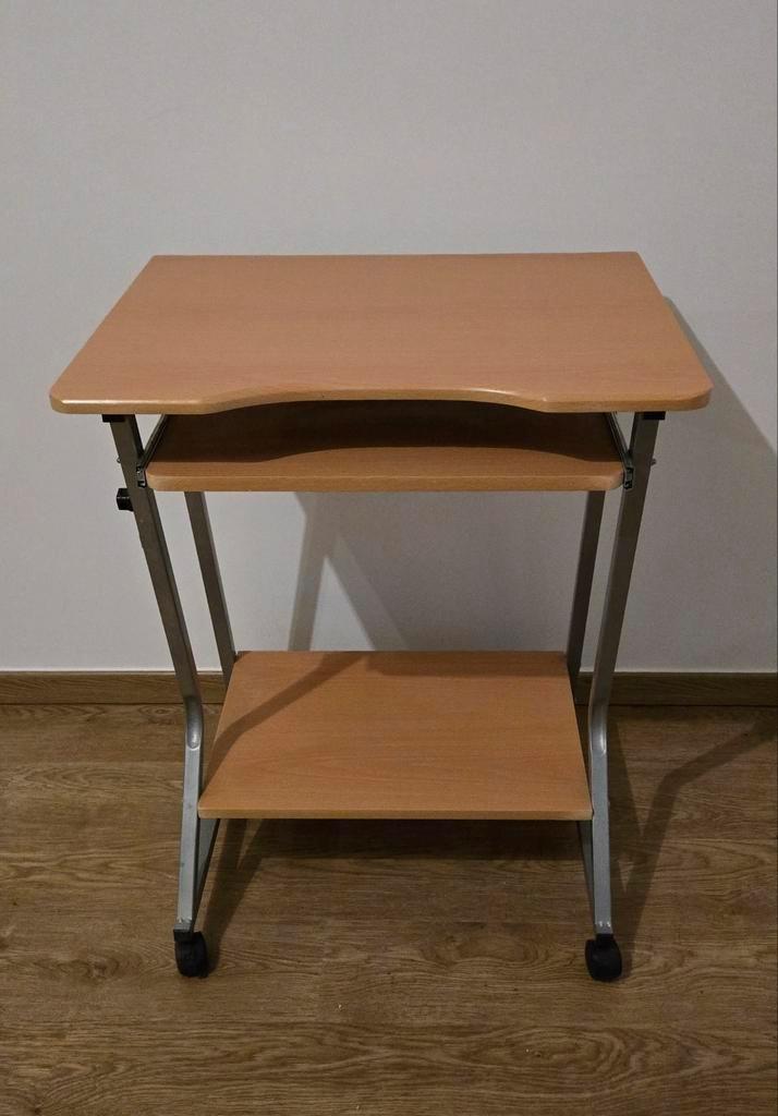 Kleine tafel voor pc en toetsenbord, Huis en Inrichting, Tafels | Bijzettafels, Zo goed als nieuw, Ophalen