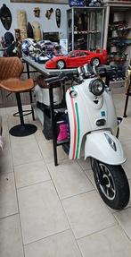 Vespa eats staande scooter Handgemaakt, Ophalen, Zo goed als nieuw
