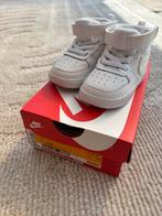 Sneakers NIKE nieuwstaat, maatje 19,5, Kinderen en Baby's, Babykleding | Schoentjes en Sokjes, Schoentjes, Nieuw, Ophalen of Verzenden