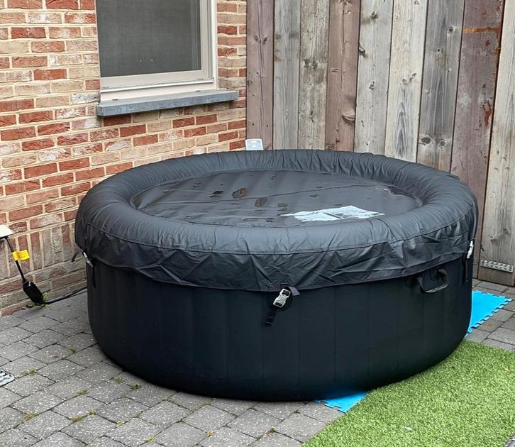 Lay-Z Spa Miami - pomp lekt water, Tuin en Terras, Bubbelbaden en Hottubs, Zo goed als nieuw, Opblaasbaar, Filter, Ophalen