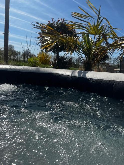 Spa intex 6 personnes au sel (octogonal), Tuin en Terras, Bubbelbaden en Hottubs, Gebruikt, Opblaasbaar, Afdekzeil, Grondzeil